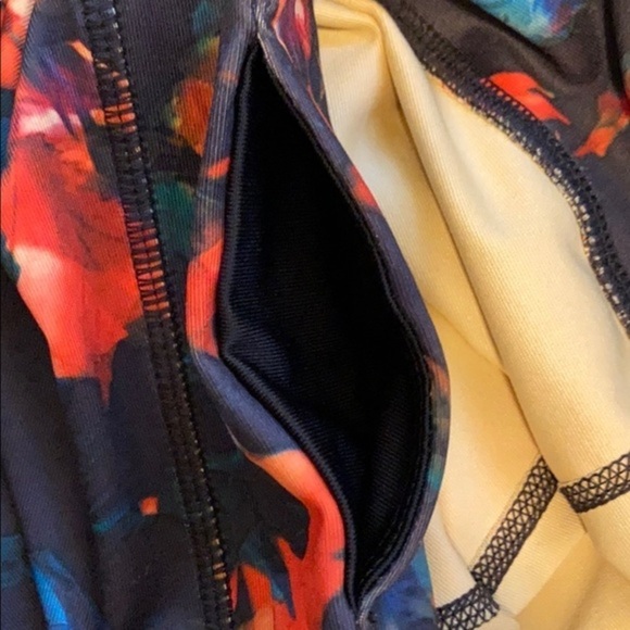 Joy Lab Women’s Black Yoga Workout Running Leggings Multi Colored Print SMALL - Picture 4 of 9